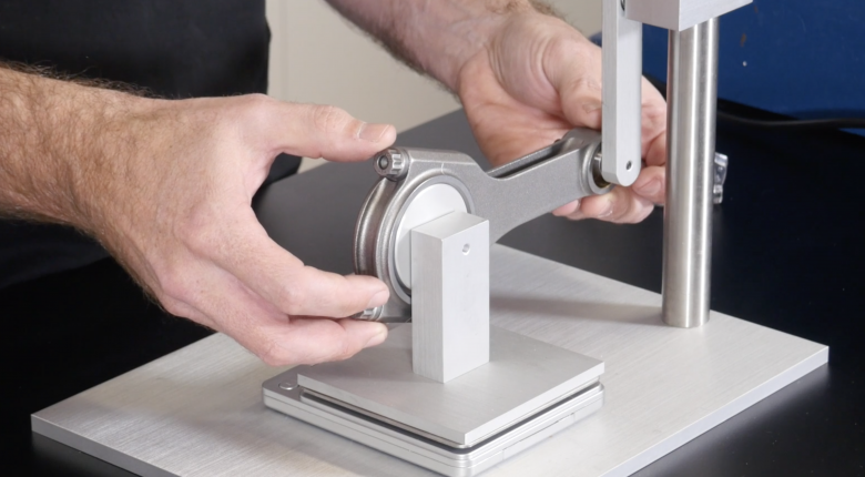 Cómo equilibrar pistones y bielas [TECHTALK] - Imagen destacada