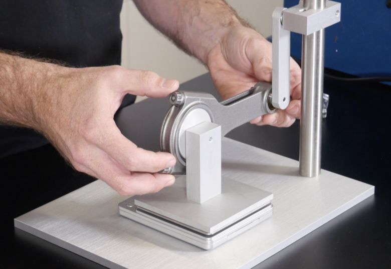 Con Rod Balancing connecting rod balancing on a balance machine during engine build