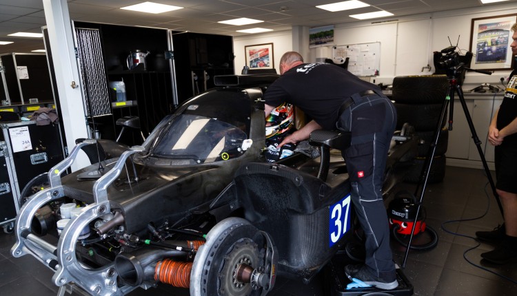 The PERFECT Racing Seat? | Precision Driver Control [TECH NUGGET]