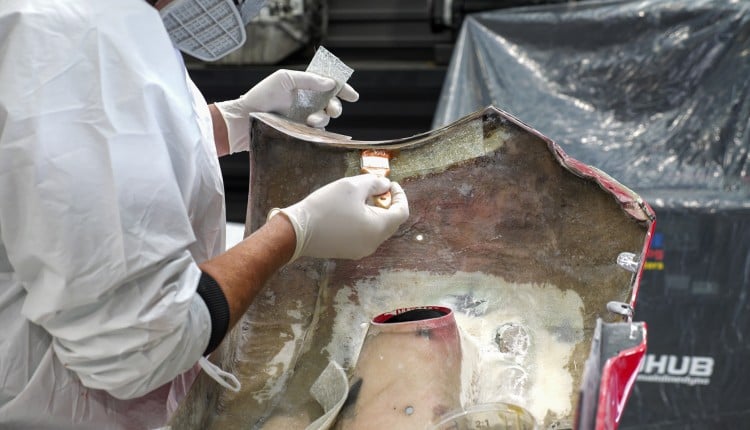 Cómo reparar fibra de vidrio como un profesional