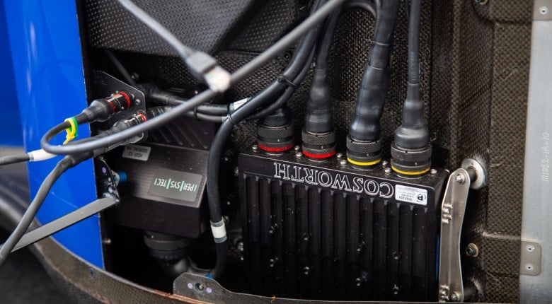 How To MODERNIZE A Formula 1 Car? | Williams 650HP NA V10 FW19 [TECH TALK] - Featured Image