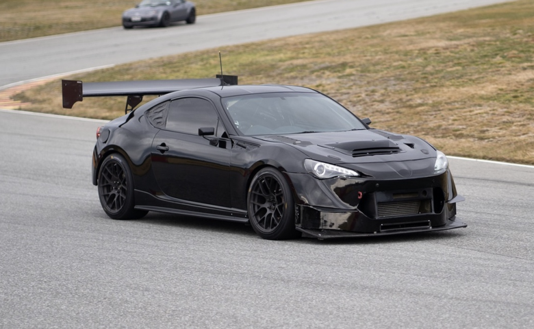 SR20VET powered GT86 with club level aero package on track