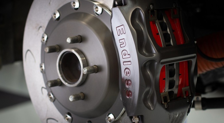 Cómo elegir pastillas de freno de alto rendimiento - Imagen destacada