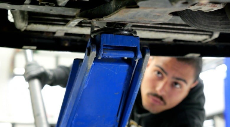[FREE LESSON] Lifting and Supporting a Vehicle - Featured Image